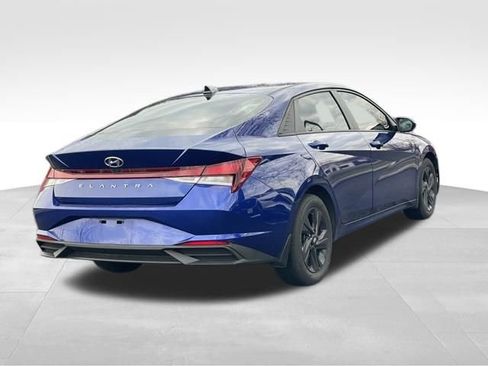 Used 2022 Hyundai Elantra SEL w/ Convenience Package image 4