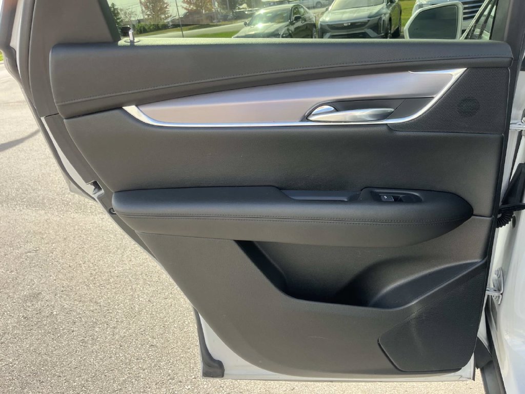 Used 2017 Cadillac XT5 Luxury w/ Driver Awareness Package FWD image 20