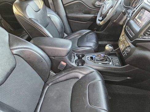 Used 2020 Jeep Cherokee Latitude Plus image 12