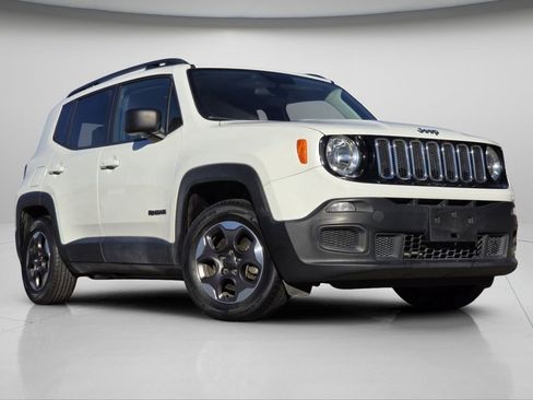 Used 2018 Jeep Renegade Sport w/ Power & Air Group image 2