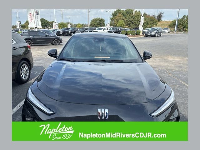 Used 2024 Buick Envista Preferred w/ Advanced Safety Package FWD image 1