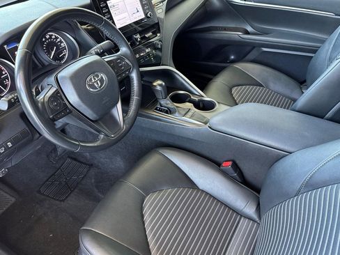 Used 2024 Toyota Camry SE FWD image 4