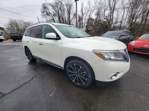 Used 2016 Nissan Pathfinder SL w/ SL Premium Package image 3
