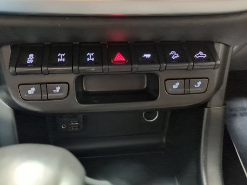 Used 2022 Chevrolet Colorado ZR2 w/ Colorado ZR2 Bison Edition AWD/4WD image 23