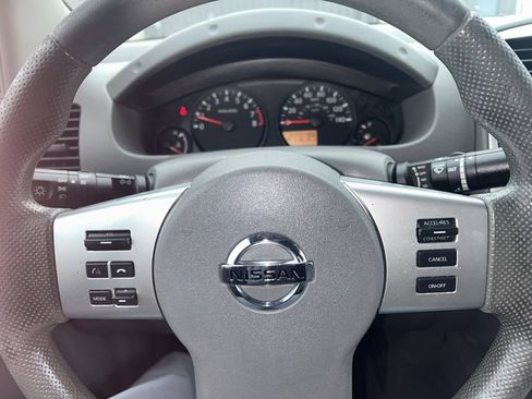 Used 2021 Nissan Frontier SV w/ Midnight Edition Floor Mats image 18