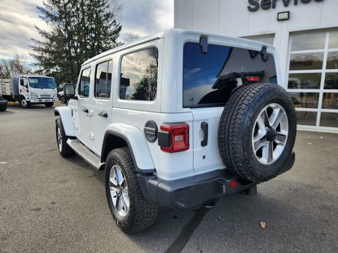 Used 2019 Jeep Wrangler Unlimited Sahara w/ Dual Top Group image 10