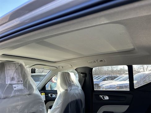 New 2025 Volvo XC40 B5 Ultra w/ Climate Package image 14