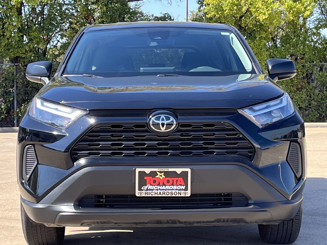 Used 2024 Toyota RAV4 LE FWD image 7
