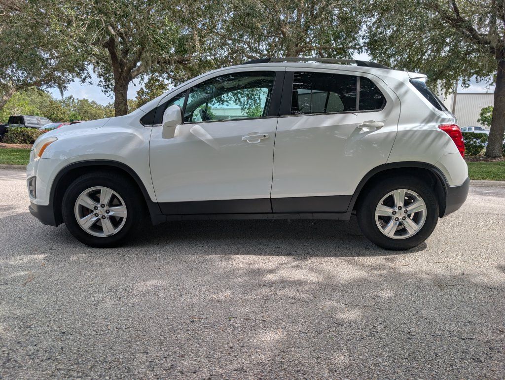 Used 2015 Chevrolet Trax LT w/ LT Plus Package FWD image 4