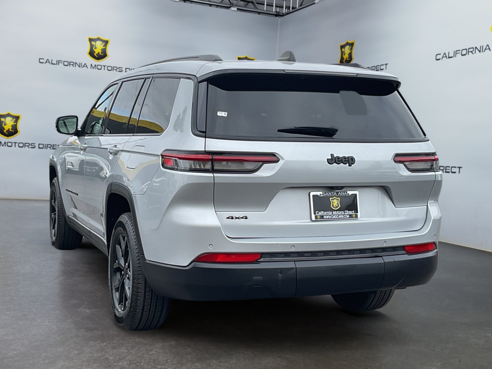Used 2024 Jeep Grand Cherokee L Laredo AWD/4WD image 7