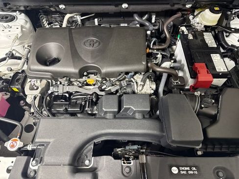 Used 2025 Toyota RAV4 XLE AWD/4WD image 70