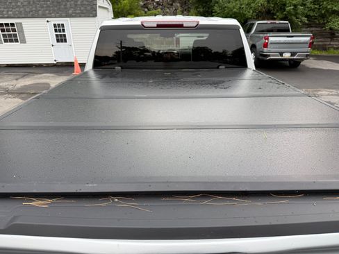 Used 2022 GMC Sierra 1500 Elevation w/ LPO, Elevation Black Package AWD/4WD image 18