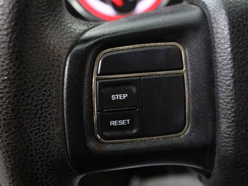 Used 2012 Dodge Grand Caravan SXT image 28