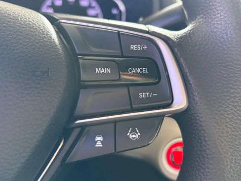 Used 2018 Honda Accord LX image 29