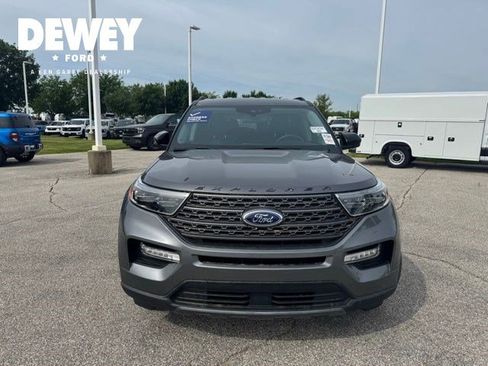 Used 2023 Ford Explorer XLT w/ Equipment Group 202A AWD/4WD image 3