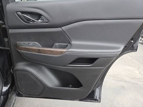 Used 2023 GMC Acadia Denali w/ Denali Technology Package image 29