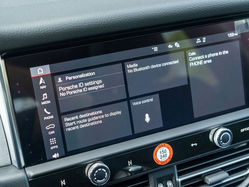 Certified 2026 Porsche Macan AWD/4WD image 24