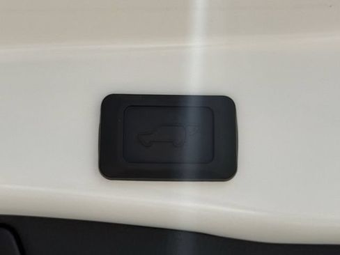 Used 2025 Toyota RAV4 XLE Premium FWD image 29