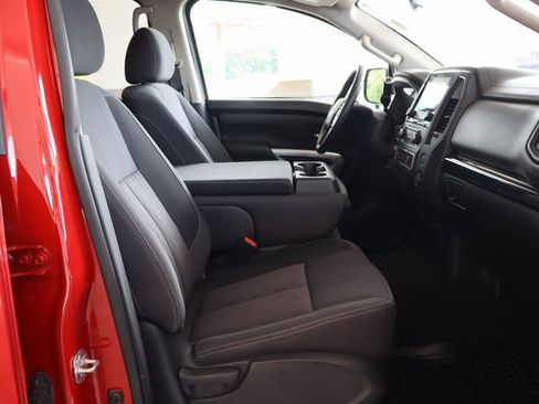 Used 2023 Nissan Titan SV image 40
