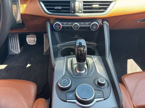 Used 2018 Alfa Romeo Giulia Ti Sport w/ Quick Order Package 22S Sport AWD/4WD image 43