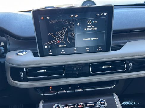 Used 2020 Lincoln Aviator Reserve w/ Equipment Group 201A image 13