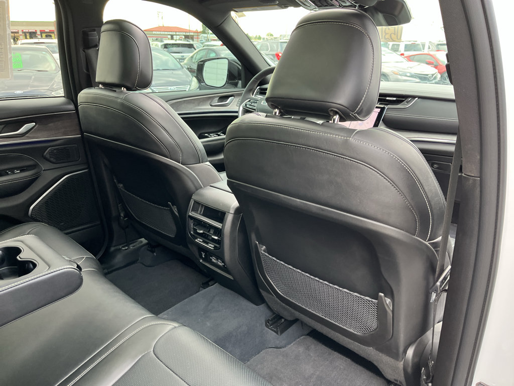 Used 2023 Jeep Grand Cherokee Overland RWD image 46