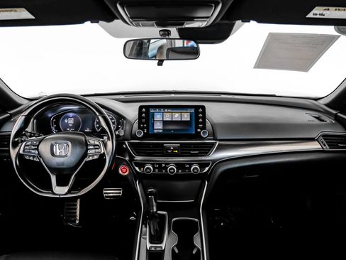 Used 2018 Honda Accord Sport image 12