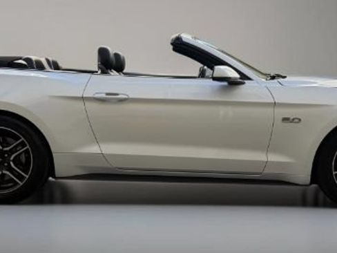 Used 2019 Ford Mustang GT Premium RWD image 7