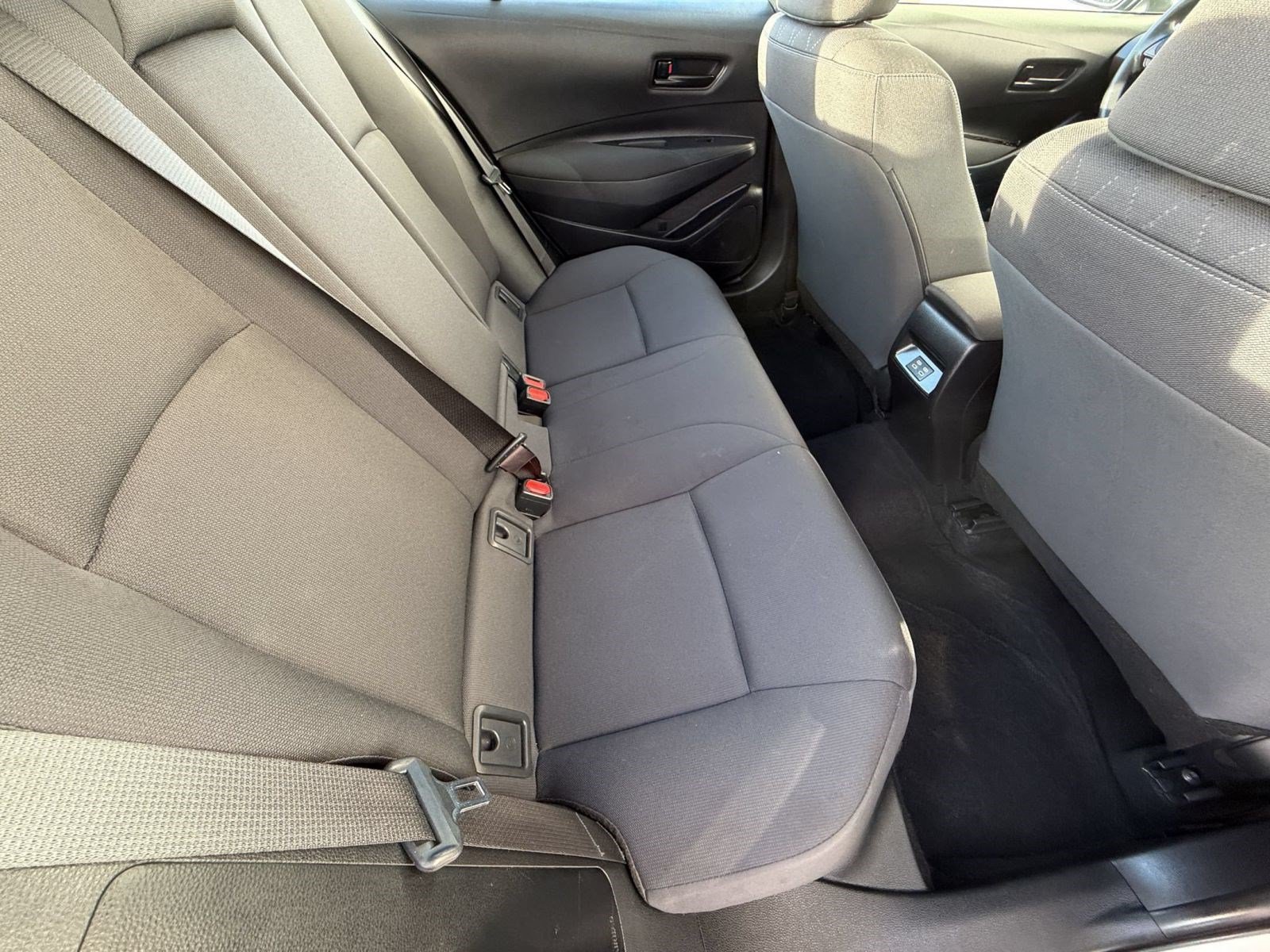 Used 2025 Toyota Corolla LE FWD image 33