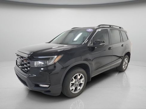 Used 2023 Honda Passport TrailSport image 6
