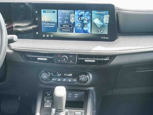 New 2026 Nissan Kicks SV image 14