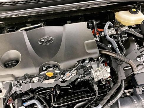 Used 2025 Toyota Camry XLE image 30