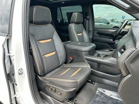 Used 2023 GMC Yukon AT4 AWD/4WD image 28