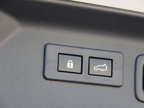 Used 2025 Subaru Forester Premium AWD/4WD image 37