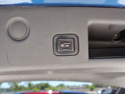 Used 2022 Chevrolet Equinox LT FWD image 24