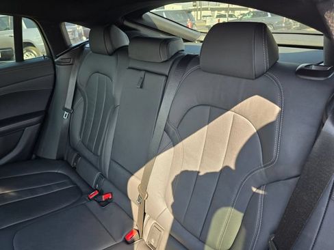 Used 2022 BMW X6 xDrive40i w/ M Sport Package AWD/4WD image 17