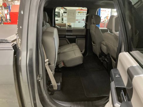 Used 2019 Ford F150 XLT w/ Equipment Group 302A Luxury AWD/4WD image 9