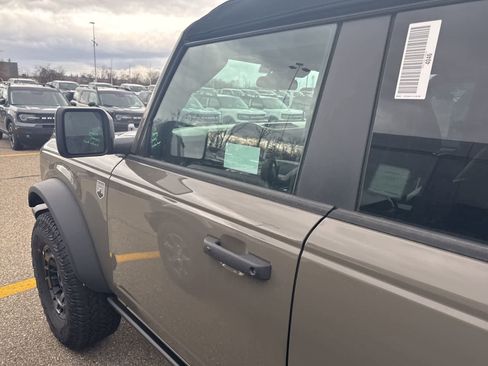 New 2026 Ford Bronco Big Bend w/ Black Diamond Package image 4