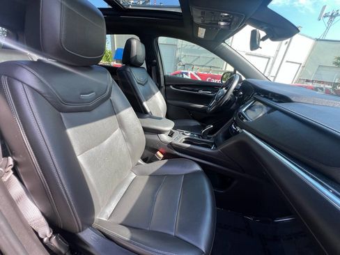 Used 2020 Cadillac XT5 Premium Luxury AWD/4WD image 23