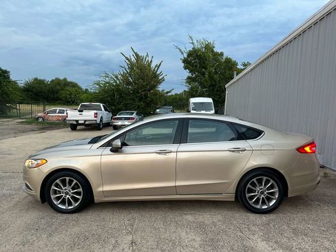 Used 2017 Ford Fusion S image 3