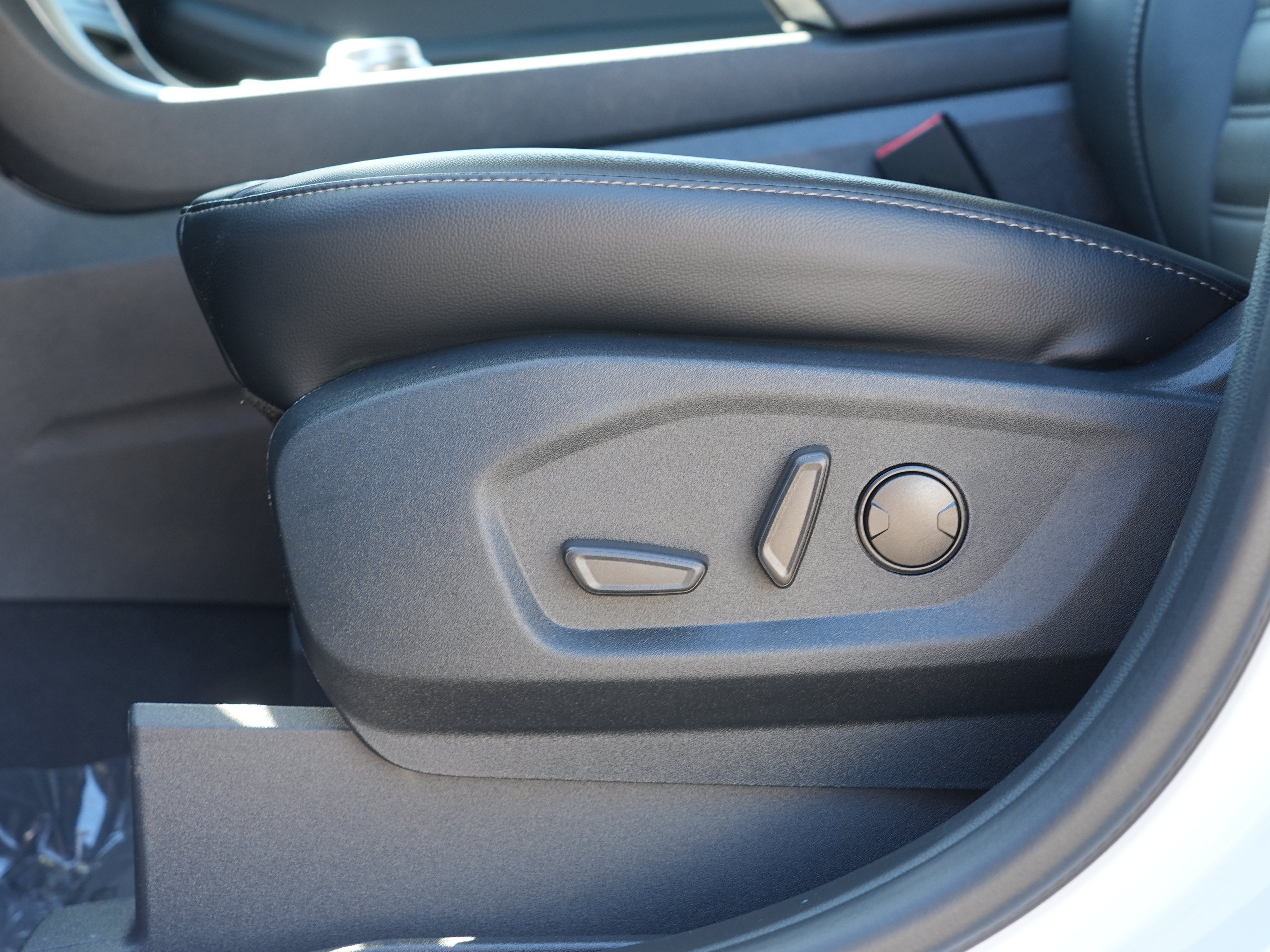 Used 2024 Ford Edge SEL w/ Convenience Package AWD/4WD image 16