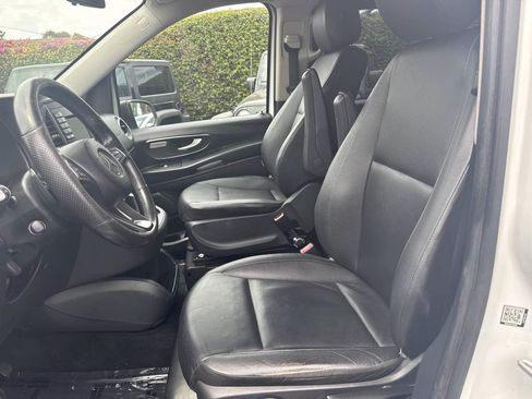 Used 2016 Mercedes-Benz Metris Passenger image 15