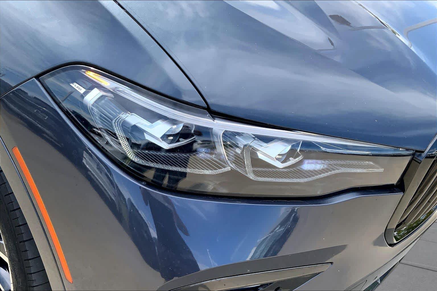Used 2020 BMW X7 xDrive40i w/ M Sport Package AWD/4WD image 26