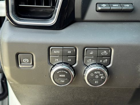 New 2026 GMC Sierra 3500 Denali Ultimate w/ LPO, Black Badging Package image 29