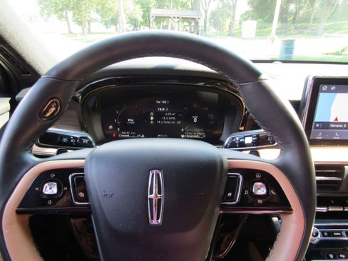 Used 2022 Lincoln Corsair Reserve w/ Equipment Group 201A image 23