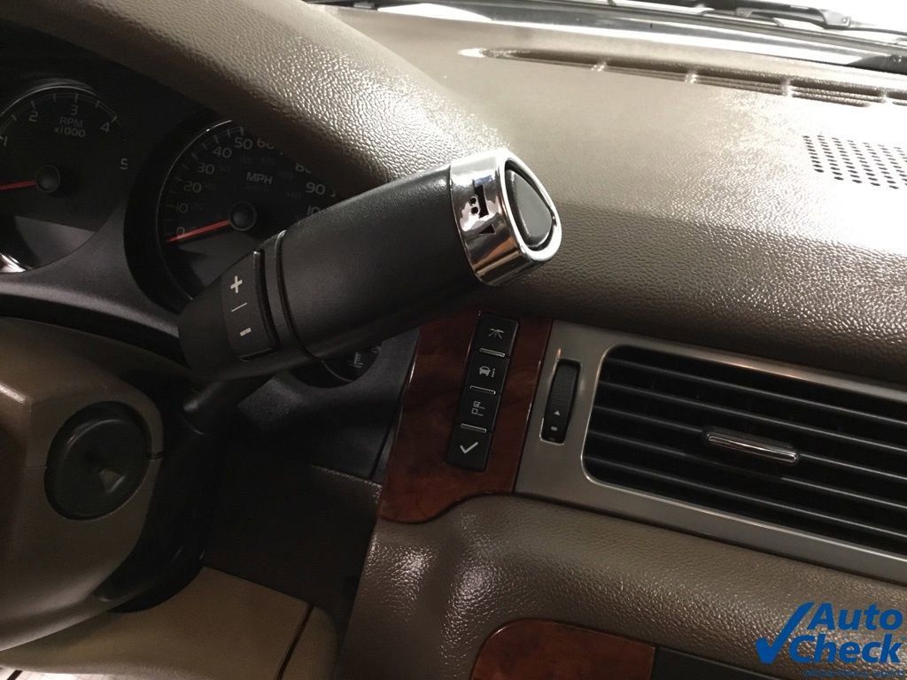 Used 2011 Chevrolet Avalanche LTZ AWD/4WD image 61