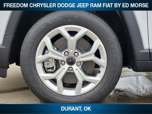 New 2026 Jeep Compass Latitude image 8