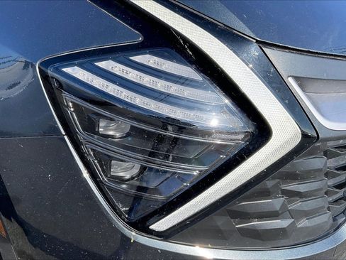 Used 2024 Kia Sportage LX FWD image 29