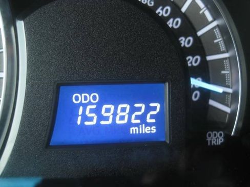 Used 2012 Toyota Camry SE FWD image 23