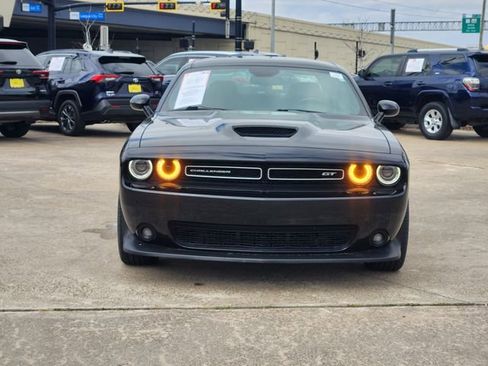 Used 2022 Dodge Challenger GT image 2